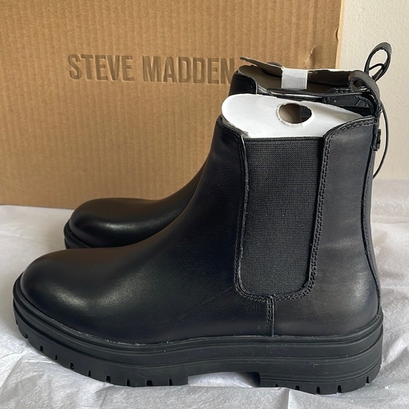 Steve Madden - Women’s Chelsea Boots - Picture 7 of 7